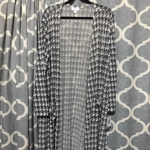 LuLaRoe XL Houndstooth Sarah black and white